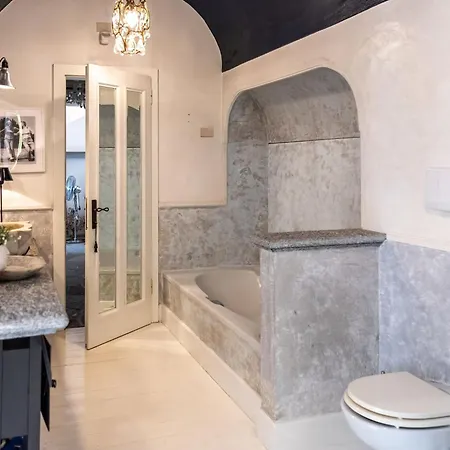 Brentano - Mezzegra, Tremezzina By Lovecomo ميزّيجرا